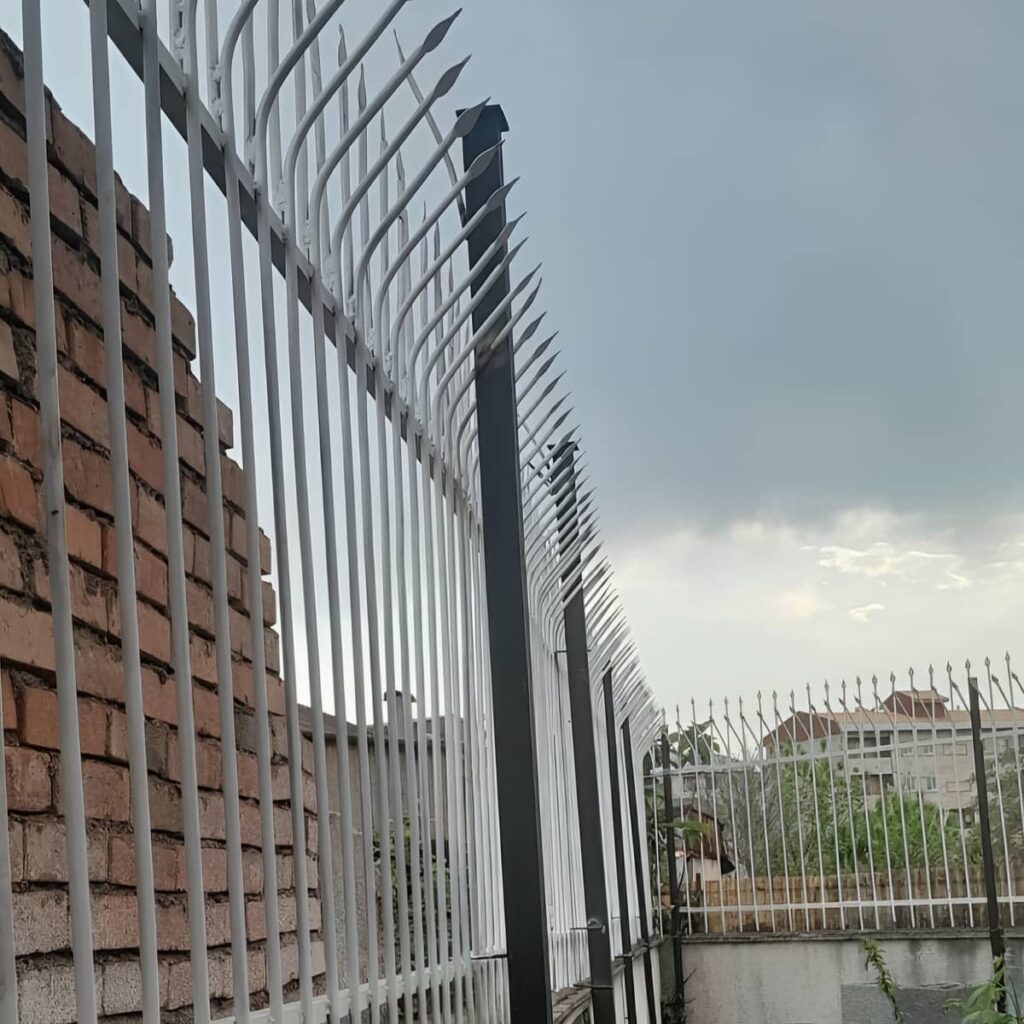حفاظ سرنیزه ای و حفاظ شاخ گوزنی با جوشکاری منظم در اتصال ها
