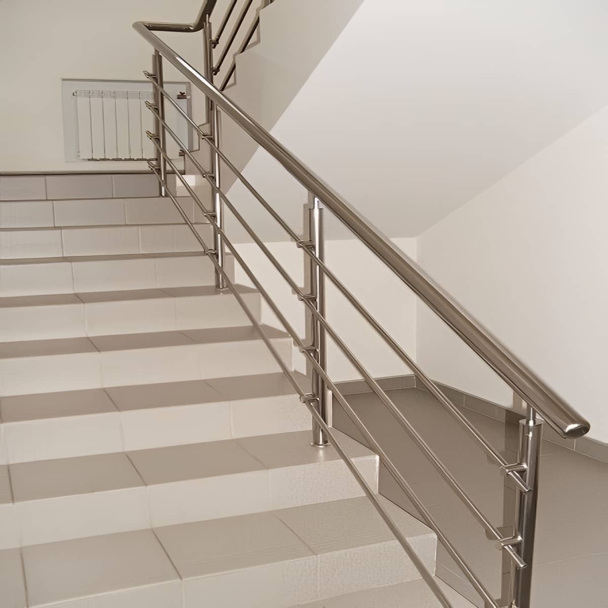 نرده استیل شیشه ای مدرن با پایه های استیل محکم نرده استیل شیشه ای مدرن با پایه های استیل محکم