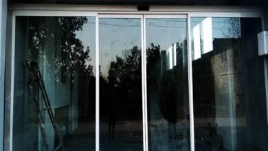 درب اتوماتیک شیشه ای ورودی ساختمان اداری با شیشه سکوریت شفاف