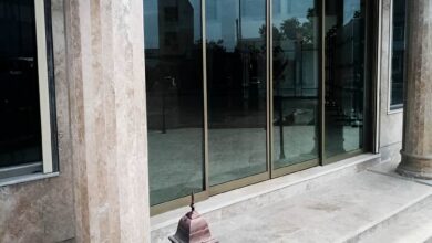 درب شیشه ای لمینت اتوماتیک لابی با شیشه چندلایه شفاف