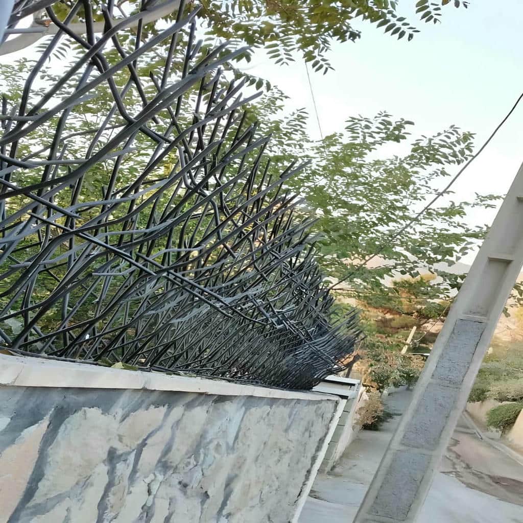 ساخت حفاظ شاخ گوزنی دیوار باغ ویلا با میلگرد مقاوم