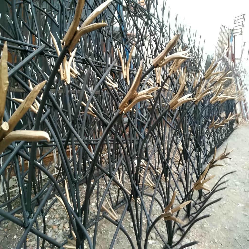 سفارش حفاظ لیلیوم دیوار لوکس ویلا با نصب استاندارد