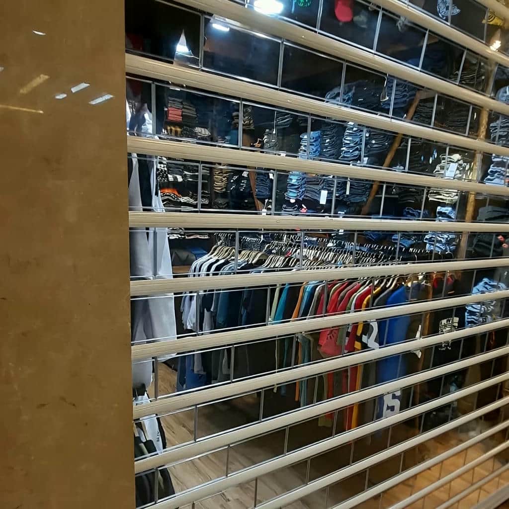 12 مدل کرکره برقی رنگی نمای فروشگاه