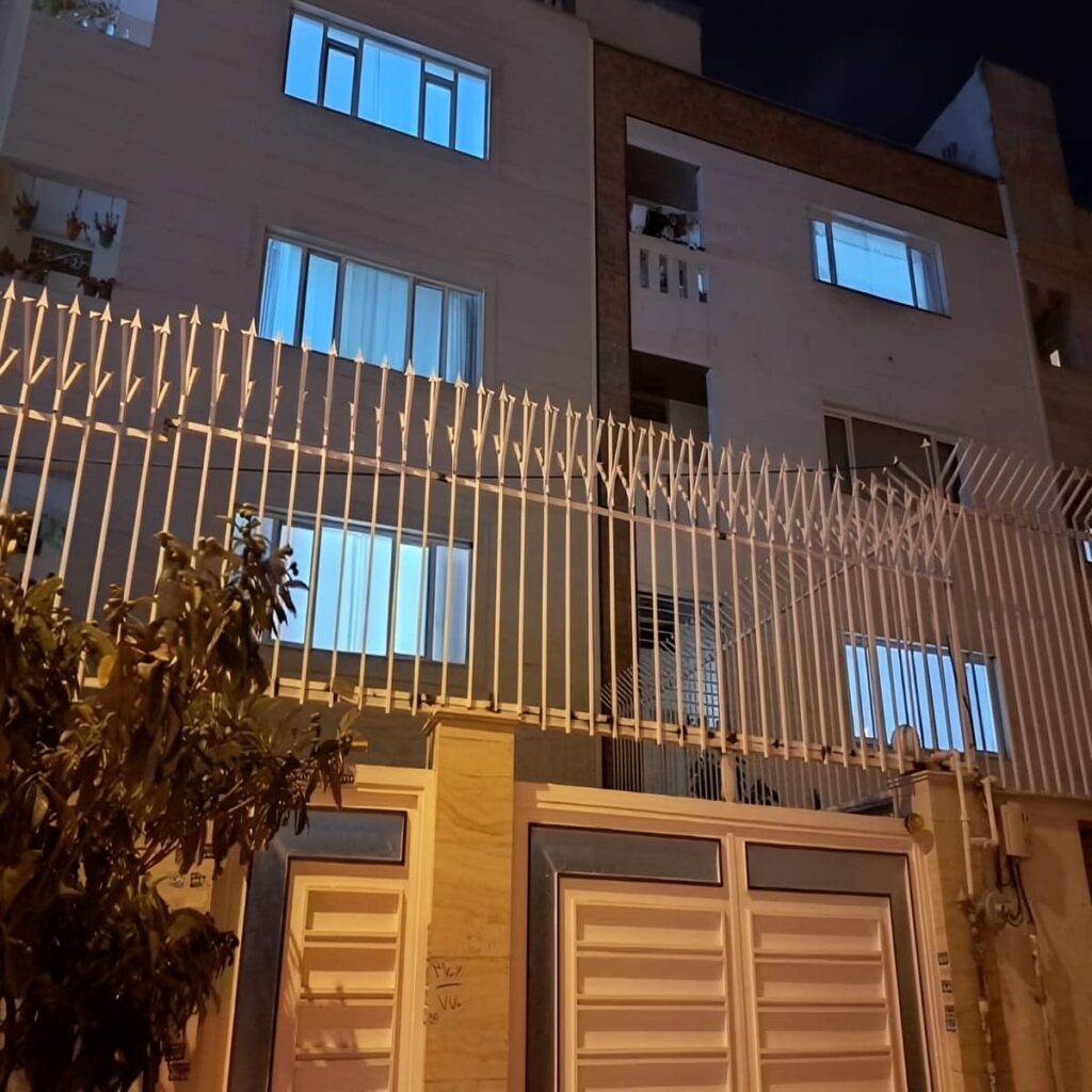 مدل حفاظ دیوار ویلایی با تراکم نیزه استاندارد