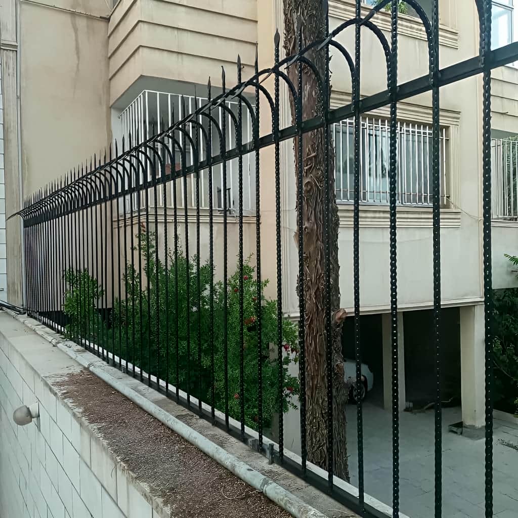 خدمات حفاظ دیوار ویلایی مدرن طرح نیزه برای دیوارهای پیرامونی