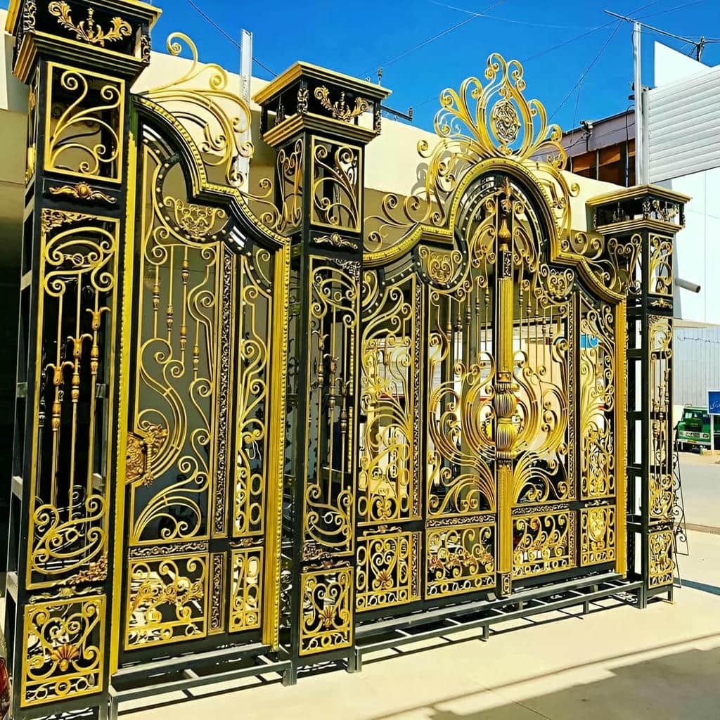 تولید درب پارکینگ آهنی ساده قاب دار با جوشکاری دقیق و قاب منظم
