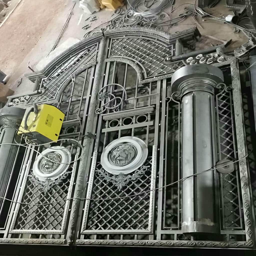 خدمات درب فلزی CNC حیاط برای ورودی پرتردد