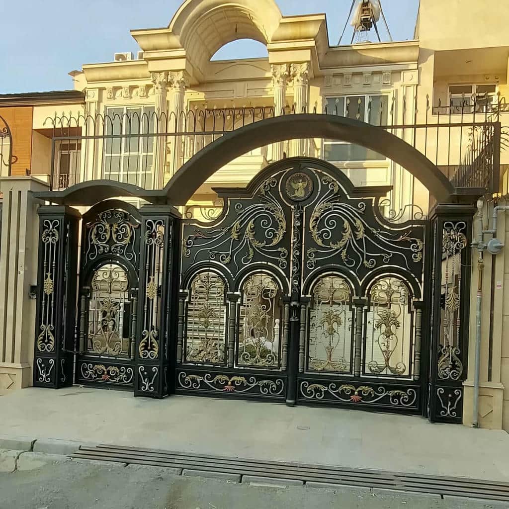 درب فلزی CNC حیاط مدل نیمه‌پوشیده برای حریم بیشتر