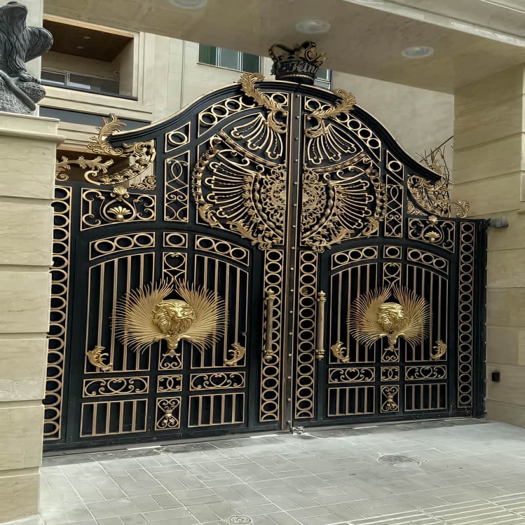 خرید درب حیاط پروفیلی کلاف دار برای ورودی پارکینگ