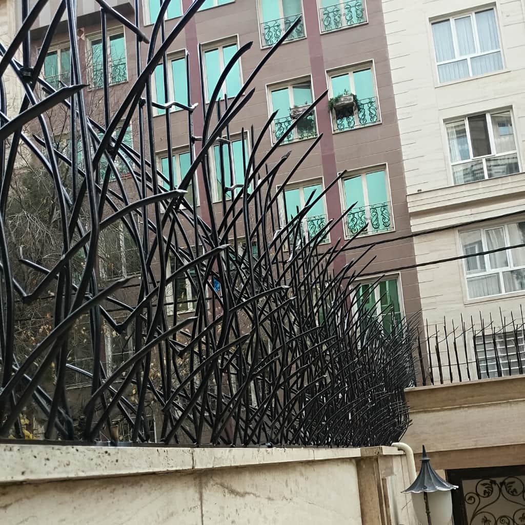 حفاظ نیزار رنگ شده هماهنگ با نما