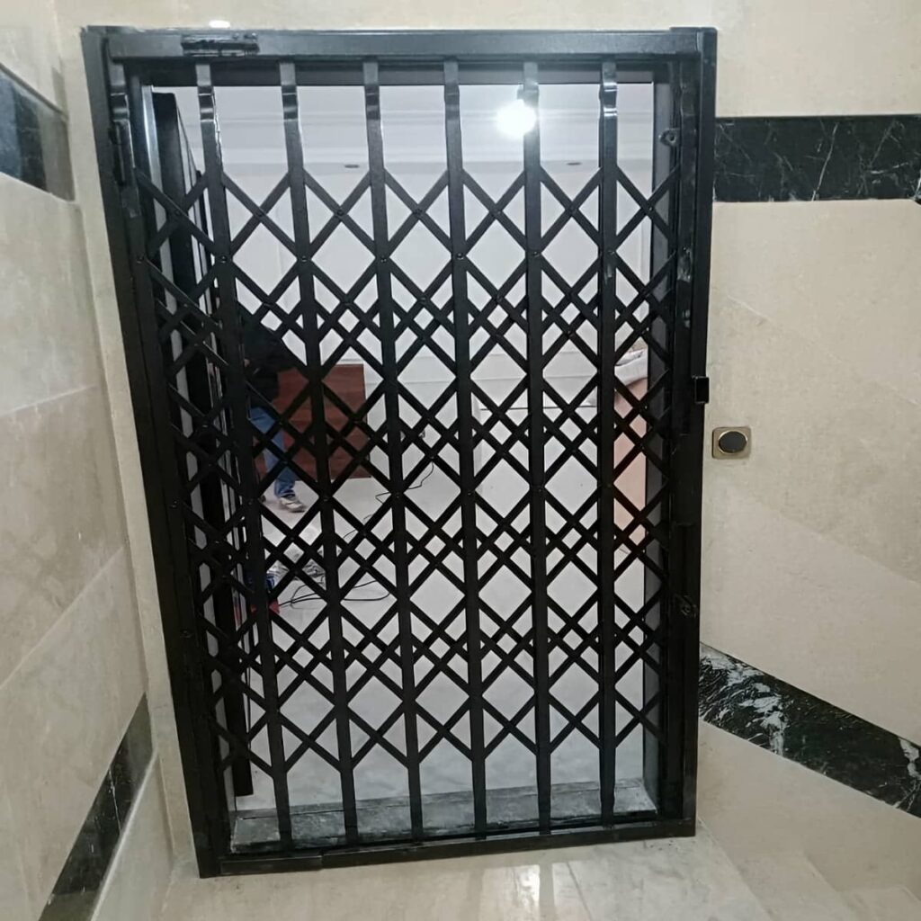 گارد درب آپارتمان با بدنه مقاوم