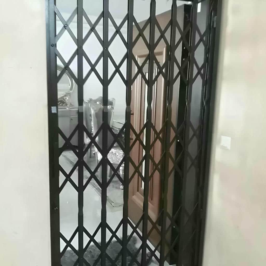 حفاظ درب ورودی با طراحی لوکس