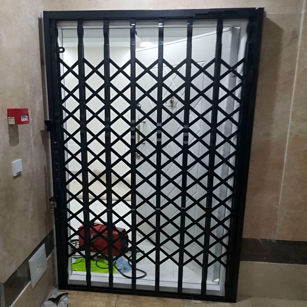 حفاظ درب ورودی اجرای تخصصی