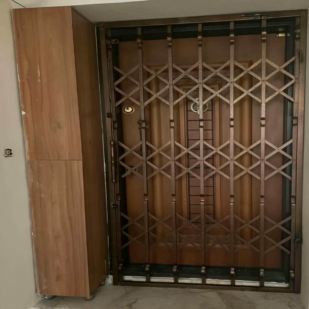 درب آکاردئونی ویلا نصب تخصصی ورودی ساختمان