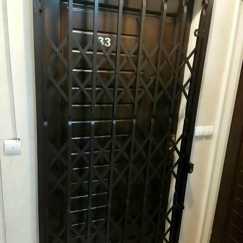 محافظ درب آپارتمان مدل آکاردئونی