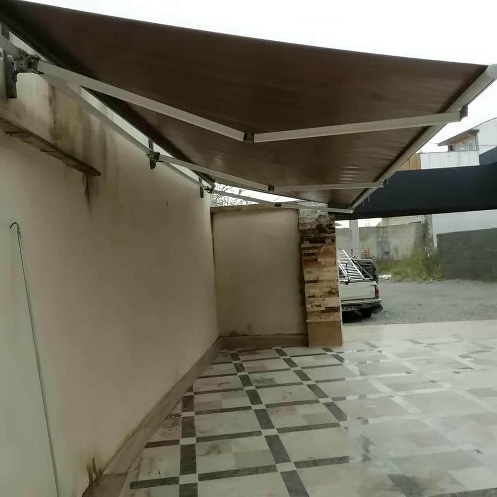سایبان تراس برقی با طراحی بازویی