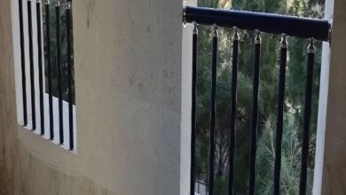 نرده مدرن بالکن فلزی با طراحی ساده