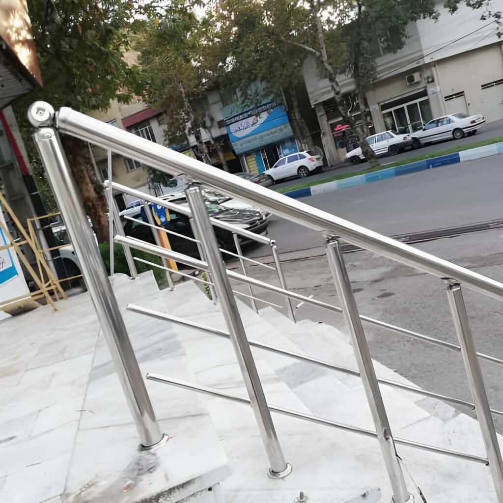 نرده کلاسیک بالکن با پوشش مقاوم