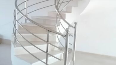 نرده استیل بالکن با طراحی مدرن فلزی