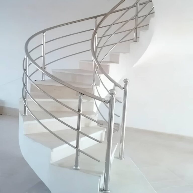 نرده استیل بالکن با طراحی مدرن فلزی نرده استیل بالکن با طراحی مدرن فلزی