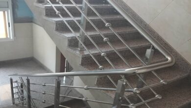نرده استیل راه پله با پایه فلزی مدرن