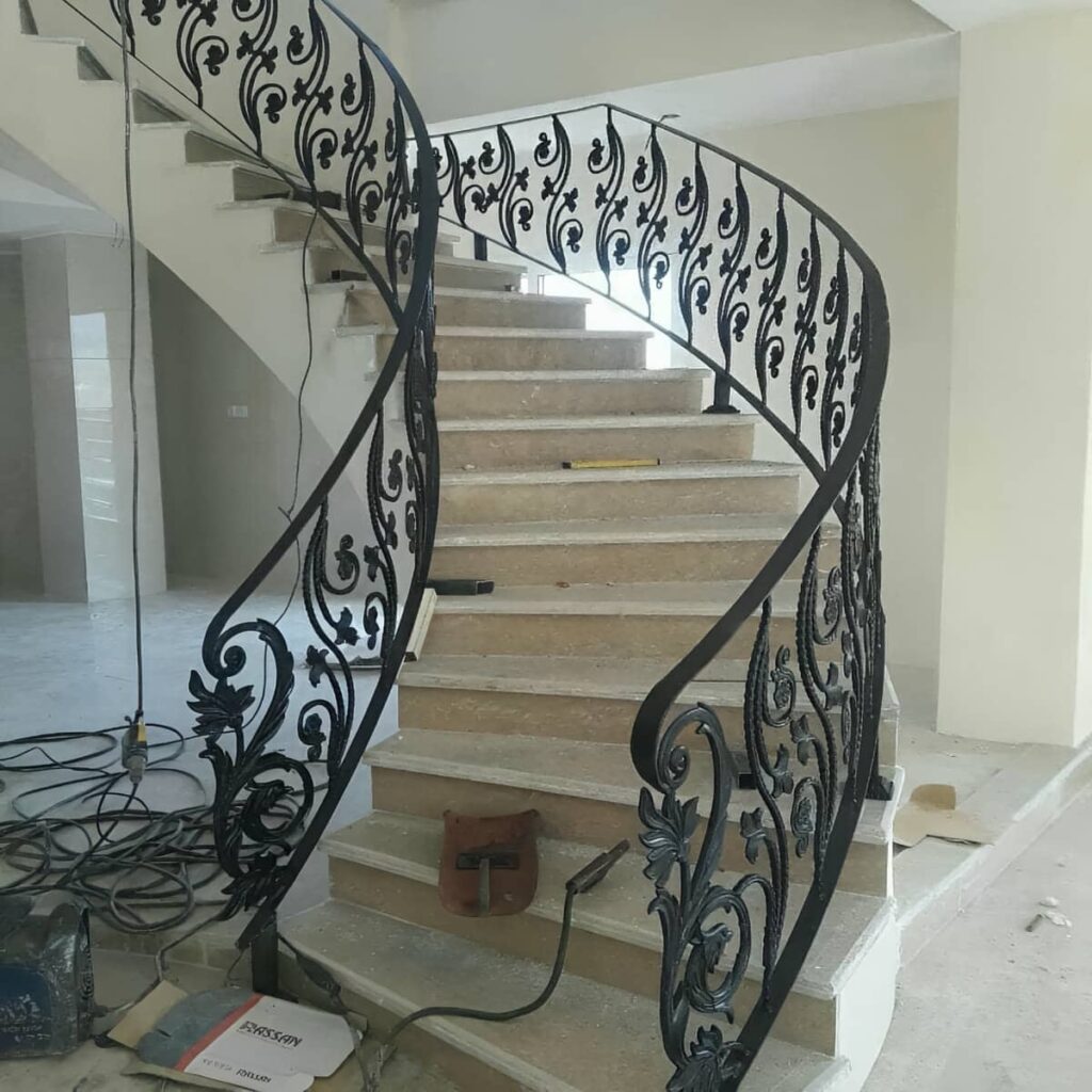 نرده بالکن آپارتمان فرفورژه کلاسیک