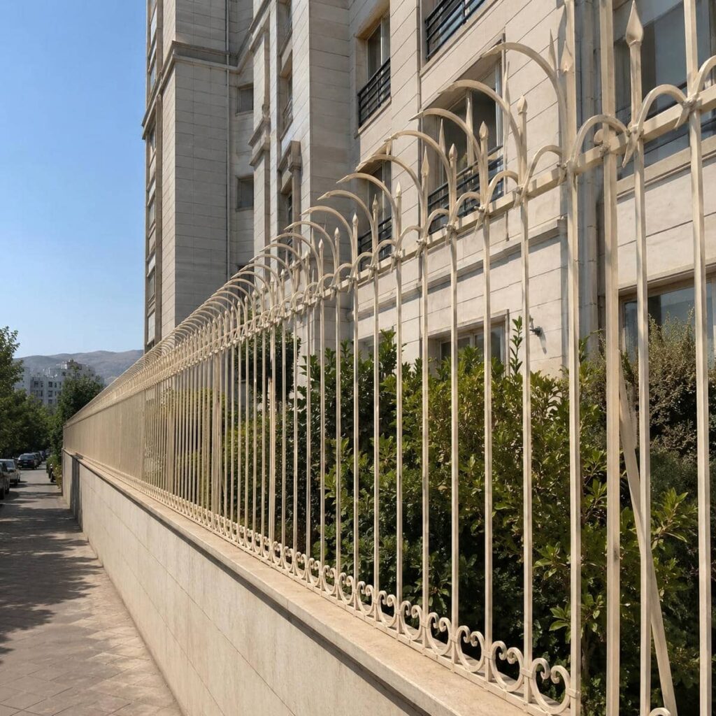 حفاظ سرنیزه ای با پوشش رنگ مقاوم حفاظ سرنیزه ای با پوشش رنگ مقاوم