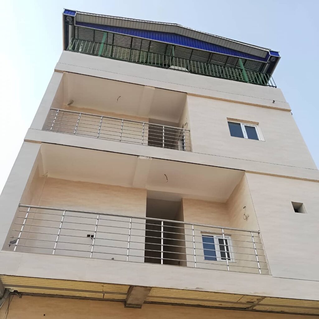 جان‌پناه استیل با دست‌انداز خمیده در قزوین
