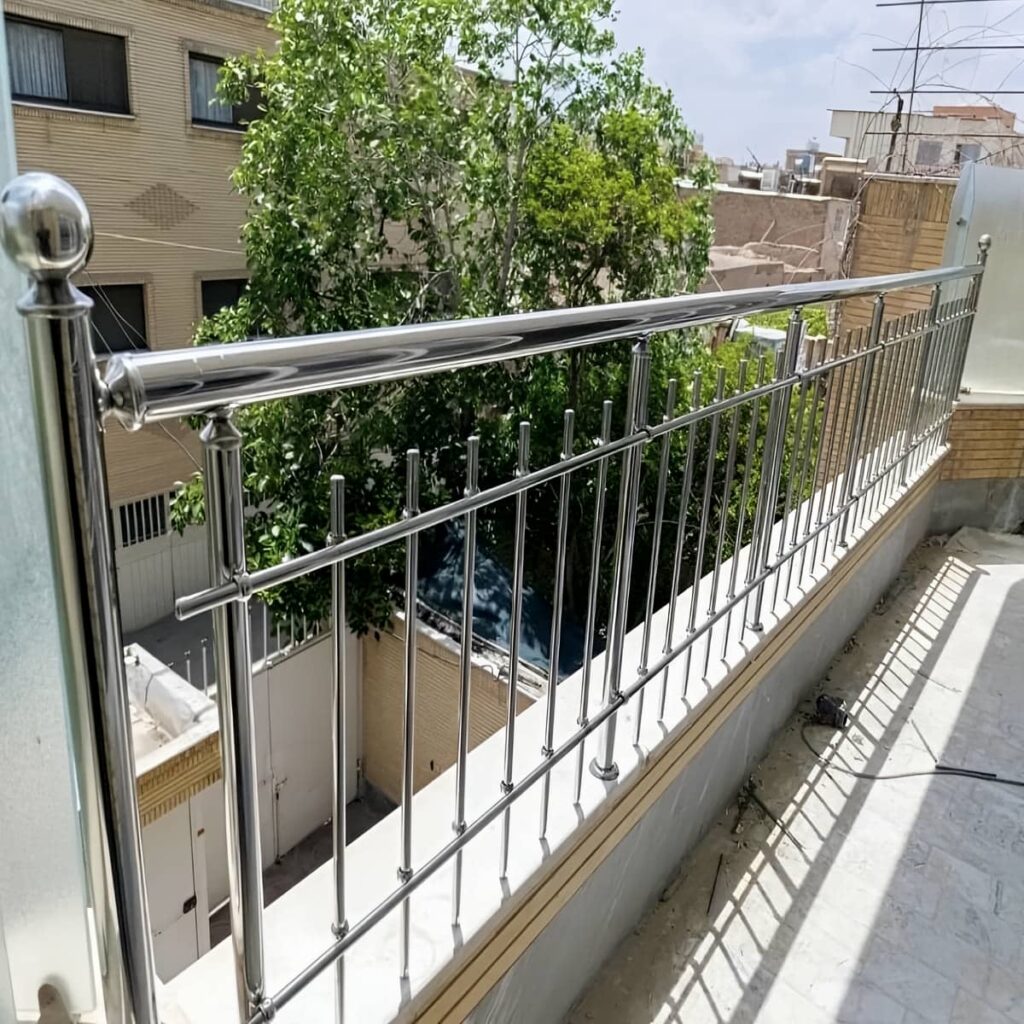 حفاظ تراس استیل مات در بندرعباس کنار در کشویی