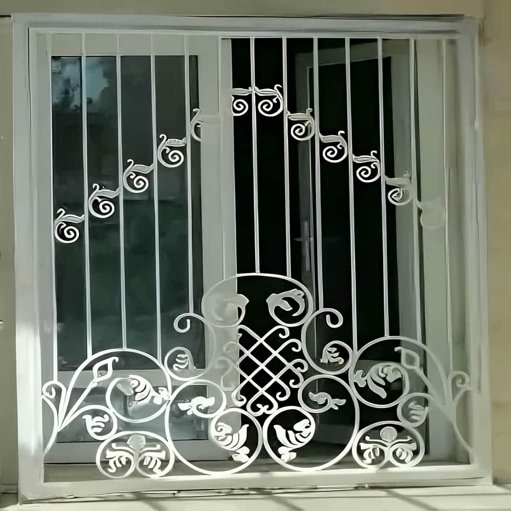 محافظ لولایی خاکستری کنار قاب آلومینیومی استان بوشهر