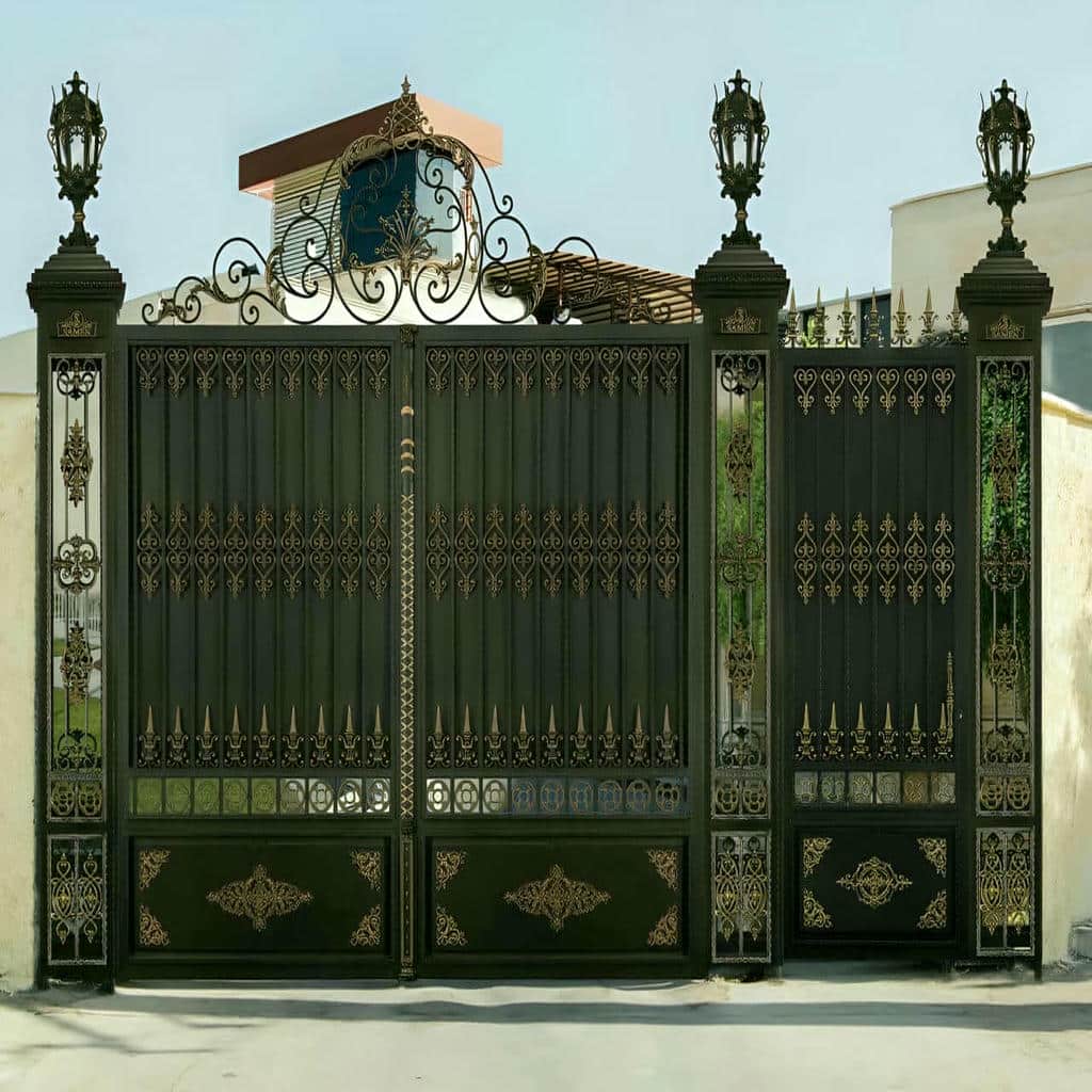 چهارچوب آهنی تازه در دهانه آجری بازسازی شده