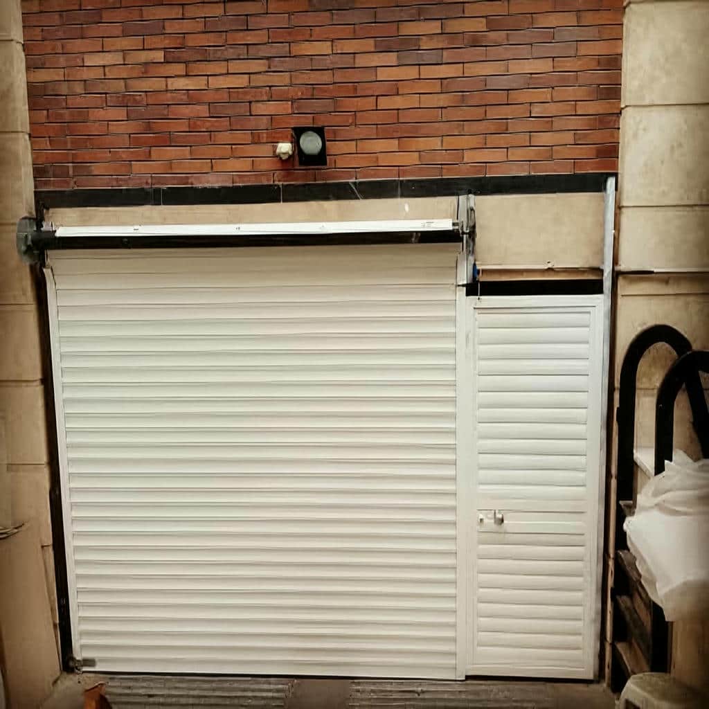 کرکره برقی سرمه ای مغازه با قفل کناری