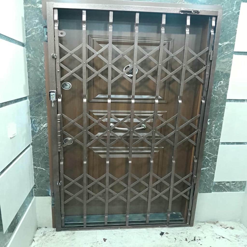 مرکز فروش حفاظ درب آکاردئونی ویژه ساختمان‌های نوساز در استان خراسان رضوی