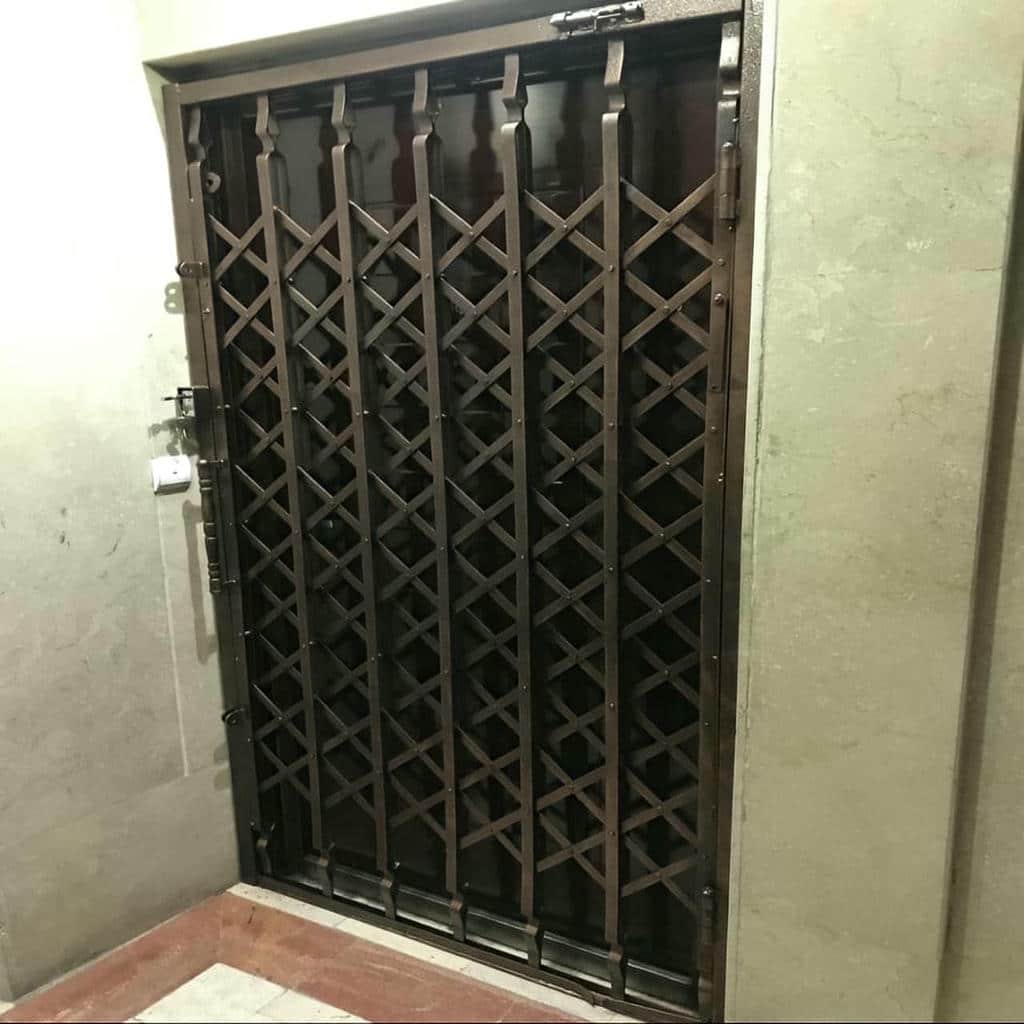 مرکز فروش حفاظ درب آکاردئونی کم‌جا در استان سیستان و بلوچستان