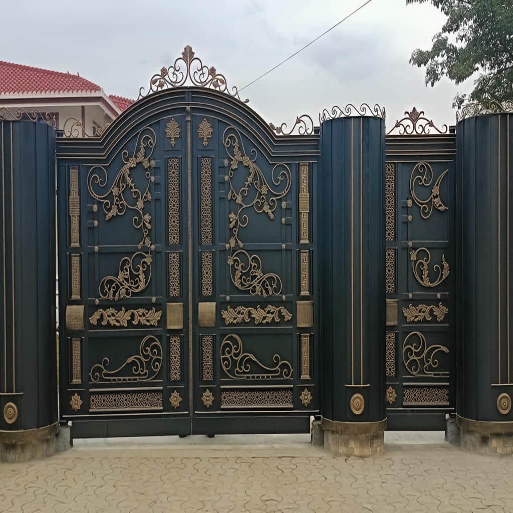 مرکز فروش درب حیاط سفارشی برای دهانه‌های بزرگ در کرمان و حومه