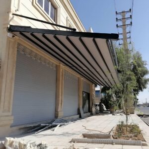 سایبان برقی خاکستری بالای ورودی پرتردد خرم آباد