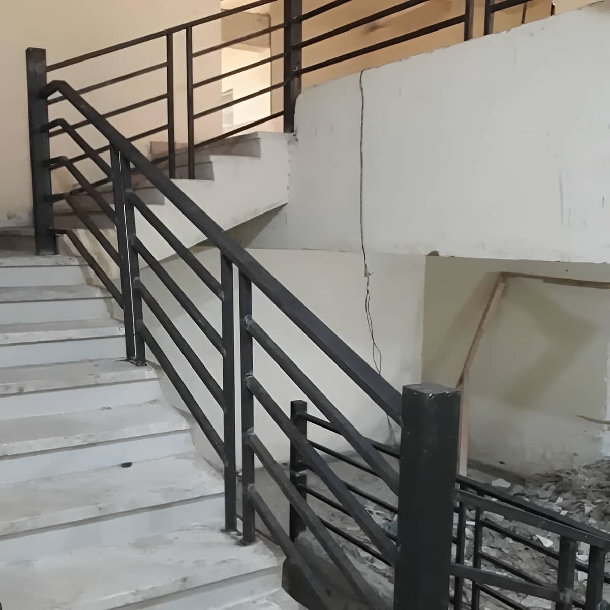 مرکز فروش نرده راه پله ایمن در سمنان و حومه